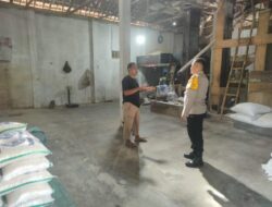 Bhabinkamtibmas Polsek Sindangwangi Sambangi Pemilik Penggilingan Padi di Desa Jerukleueut