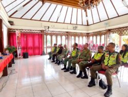 Jaga Keamanan & Kenyamanan Warga, Pesan Babinsa Kratonan Rapat Evaluasi Satlinmas