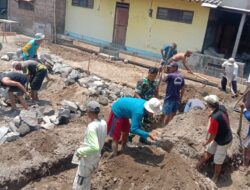 Babinsa Koramil Banyudono Ikut gotong Royong Pembangunan Mushola