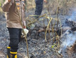 Polsek Cikijing Majalengka Berhasil Memadamkan Kebakaran Lahan