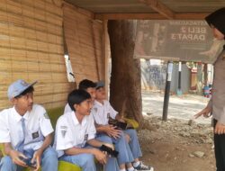 Polwan Bhabinkamtibmas Berikan Imbauan Kamtibmas kepada Siswa-Siswi SMAN 1 Sukahaji