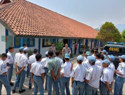 Cegah Kenakalan Remaja, Personil Polsek Cikijing Beri Imbauan Kepada Siswa di Sekolah