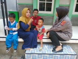 Polwan Bhabinkamtibmas Polsek Leuwimunding Mengunjungi Warga untuk Wujudkan Cooling System