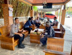 Bhabinkamtibmas Polsek Jatitujuh Patroli ke Desa untuk Pastikan Keamanan dan Kondusifitas Wilayah