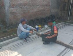 Melalui Komsos, Babinsa Ingatkan Warganya Untuk Berhati-hati Terkait Cuaca
