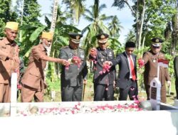 Peringati Hari Pahlawan, Kapolres Bireuen Ziarah Makam Kolonel Husein Yusuf