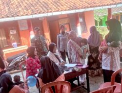 Bhabinkamtibmas dan Babinsa Polsek Sukahaji Berkolaborasi, Sambangi Posyandu di Desa Cikoneng