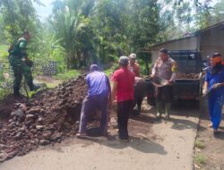 Bhabinkamtibmas dan Babinsa Sinergi, Gotong Royong Perbaiki Infrastruktur Jalan di Desa Pasirayu