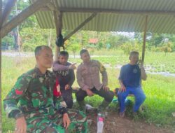 Bripka Andi dan Babinsa Bersatu Padu Sambangi Warga di Desa Pasirayu untuk Wujudkan Kebersamaan TNI-Polri