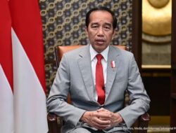 Jokowi Teken Keppres Pemberhentian Ketua KPK Firli Bahuri