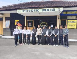 Polisi Sahabat Anak: Kunjungan Siswa Pesantren MA, ARIF Blok Cikedung ke Polsek Maja Polres Majalengka Polda Jabar