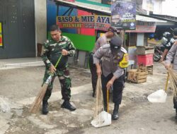 Polsek Kadipaten Peduli Lingkungan, Ikuti Kegiatan Karya Bakti Pembersihan Sampah di Pasar Tradisional Kadipaten