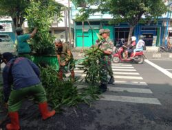 Babinsa Kratonan Jadi Pelopor Kerja Bakti di Warga Binaan