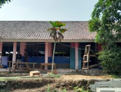 Warga Soroti Rehab Gedung Sekolah SDN Gandasari 1, Tanpa Terpasang Papan Proyek