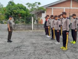 Tumbuhkan Semangat Kebersamaan, Babinsa Koramil Wonosegoro Ajak Olahraga bersama Security