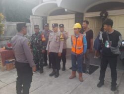 Personil Pengamanan Natal di Wilayah Jatiwangi Polres Majalengka Menjamin Ketenangan Ibadah Natal 2023