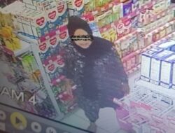 Viral !! Diduga Anggota Panwas Kec.Argapura, Menguntil di Minimarket dan Terekam CCTV