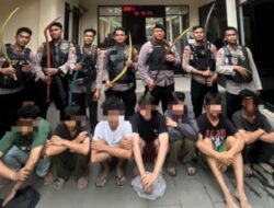 Bubarkan Tawuran Remaja di Jakbar, Polisi Sita Sajam Hingga Molotov