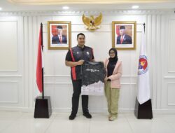Menpora Dito Dukung Khansa Syahlaa Kibarkan Merah Putih di Puncak Gunung Aconcagua Amerika Selatan