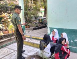 Antisipasi Kenakalan Remaja, Babinsa Komsos dengan Siswa SMP