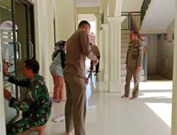 Demi Kenyamanan Ibadah Para Jamaah, Koramil 1717/Kadipaten Laksanakan Jumat Bersih