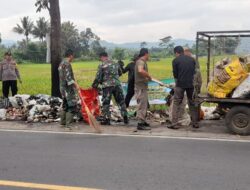 Koramil 1705/Cikijing Laksanakan Karya Bakti Pembersihan Sampah