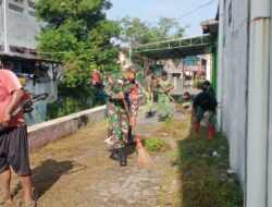 Minggu Bersih, Babinsa Serengan Bersama Warga Gotong Royong Bersihkan Lingkungan