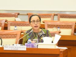 Esti Wijayati Salurkan Bantuan dan Peralatan Siaga Bencana Hidrometrologi di Sleman