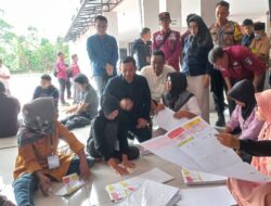 KPU Majalengka lakukan Pelipatan dan Sortir Surat Suara Pemilu 2024, Pj Bupati minta Pengawasan yang Ketat.