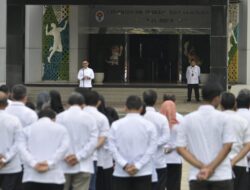 Gelar Apel Pagi, Kemenpora Tekankan Pentingnya Core Values ASN BerAKHLAK kepada Seluruh Pegawai
