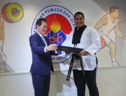Terima Sabuk Hitam Kehormatan DAN dari Kukkiwon, Menpora Dito Harap Taekwondo Indonesia Dapat Wild Cards ke Olimpiade 2024 Paris