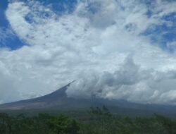 Status Siaga, Hari Ini Gunug Semeru Kembali Erupsi