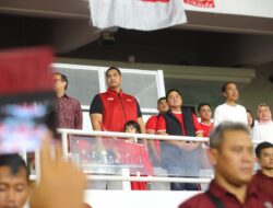 Menpora Dito Dampingi Presiden Jokowi Tonton Kemenangan Timnas Indonesia di Ajang Kualifikasi Piala Dunia 2026