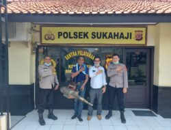 Polsek Sukahaji Berantas Demam Berdarah Dengue dengan Penyemprotan Fogging