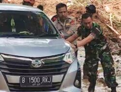 Evakuasi Kendaraan Terjebak Longsor Berhasil Dilakukan oleh Tim Gabungan di Majalengka