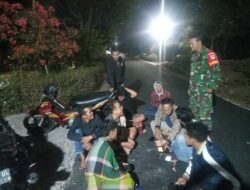 Babinsa Karanggede Komsos Dengan Pemuda Cegah Kenakalan Remaja