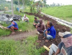 Pererat Tali Silahtuhrahmi, Babinsa Koramil Klego Komsos Dengan Pekerja Bangunan