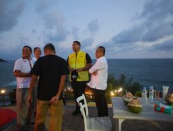 Kunjungi Pantai Menganti, Menpora Dito: Bagus Dibuat Kejuaraan Surfing