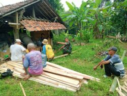 Datangi Warga, Babinsa Laksanakan Komsos di Wilayah Binaan