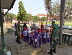 Bentuk Sikap Disiplin Sejak Dini, Babinsa Koramil 1715/Kertajati Berikan Pengenalan PBB di TK Kartika Asih