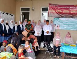 Wujudkan Balita Sehat, Babinsa Koramil 1701/Majalengka Dampingi Pelayanan Posyandu