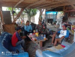 Himbau Tingkatkan Keamanan, Babinsa Koramil 1714/Jatitujuh Laksanakan Komsos di Wilayah Binaan