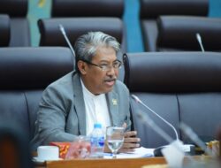 Pemerintah Harus Cabut Izin Usaha Perusahan Asal Cina yang Produksi Baja Ilegal