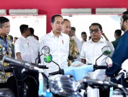 Presiden Joko Widodo, Hadiri Pameran kendaraan listrik Periklindo di JIEXPO Kemayoran