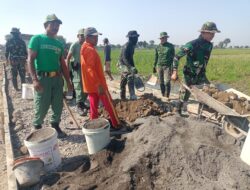 Keterlibatan Serta Soliditas Unsur Linmas Desa Wirun Menambah Semangat Anggota Satgas TMMD