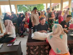 732 KPM di Desa Kulur Terima Bantuan, Babinsa Dampingi Penyaluran Bantuan Pangan