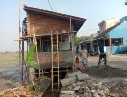 Berjalan lancar, progress pembangunan pos kamling di dukuh Pabrik telah mencapai 80%