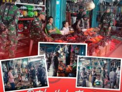 Personel Gabungan Brimob dan TNI Gelar Patroli Harkamtibmas.