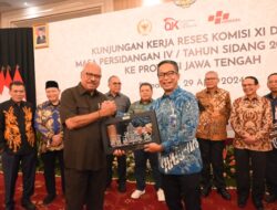 Sosialisasi dan Edukasi Masyarakat terkait Dampak dan Risiko Pinjol Harus Masif