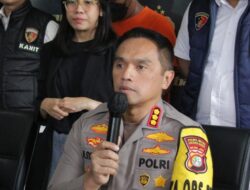 Polisi Tangkap Pelaku Penusukan Ustad di Mushola Jakbar